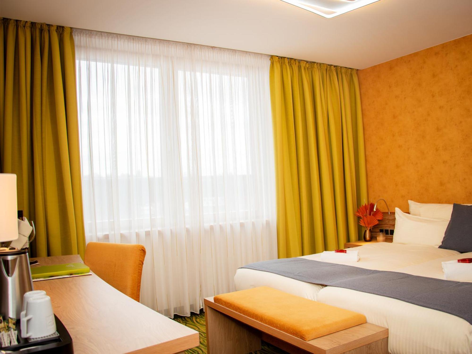 Hotel Bildungsblick Kirchseeon Exterior photo